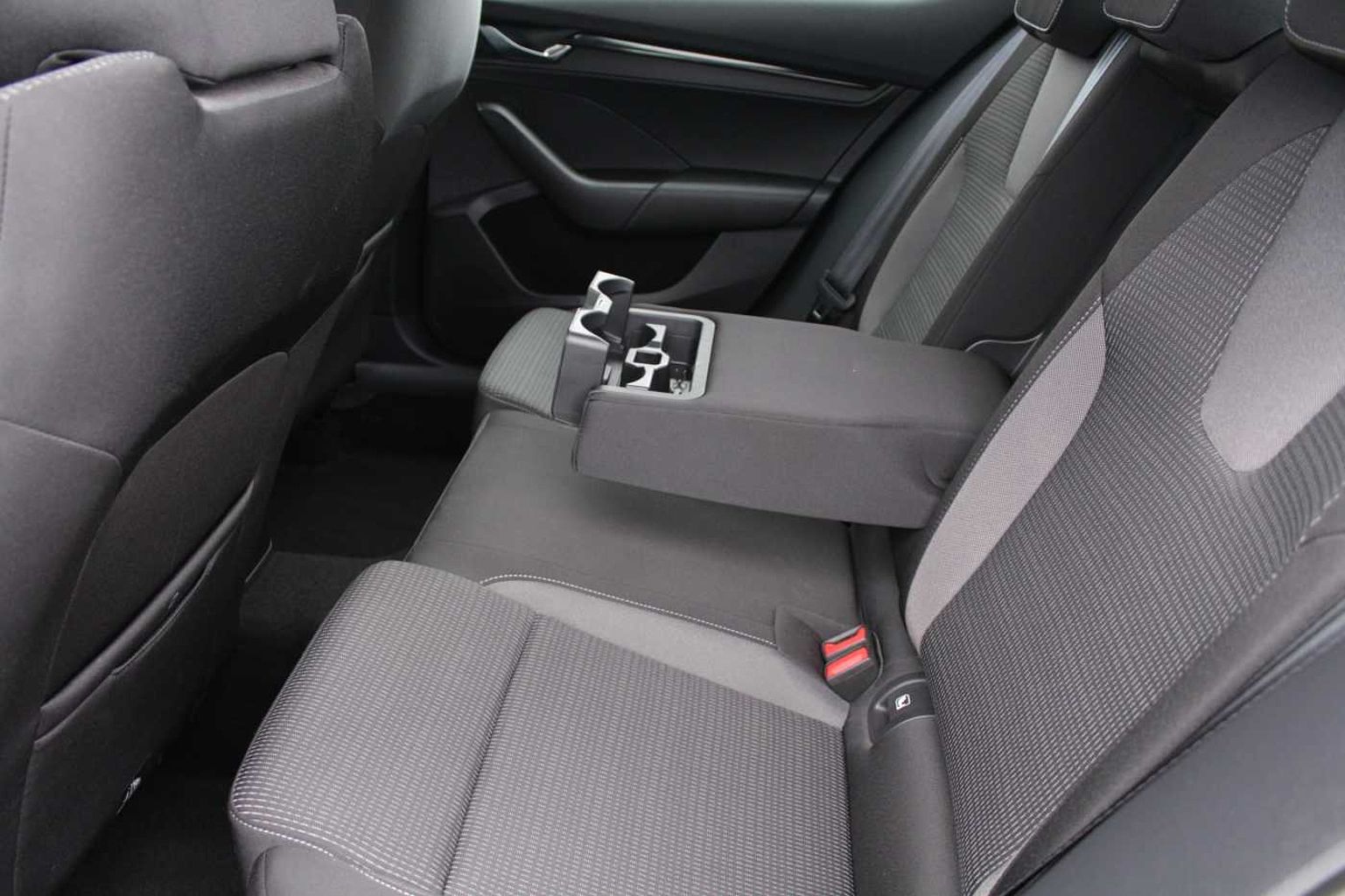 SKODA Octavia TSI (110ps) SE Technology Hatchback