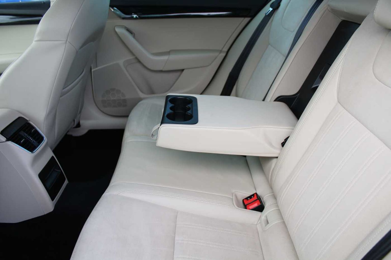 SKODA Octavia Hatchback 1.5 TSI SE L (150PS)