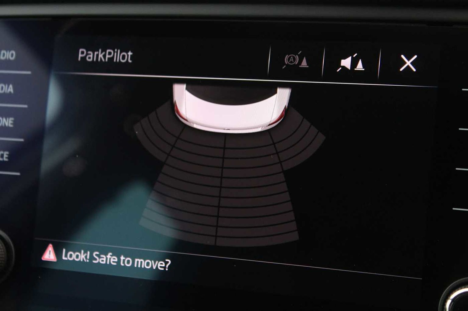 SKODA Octavia Hatchback 1.6 TDI SE L (115 PS)
