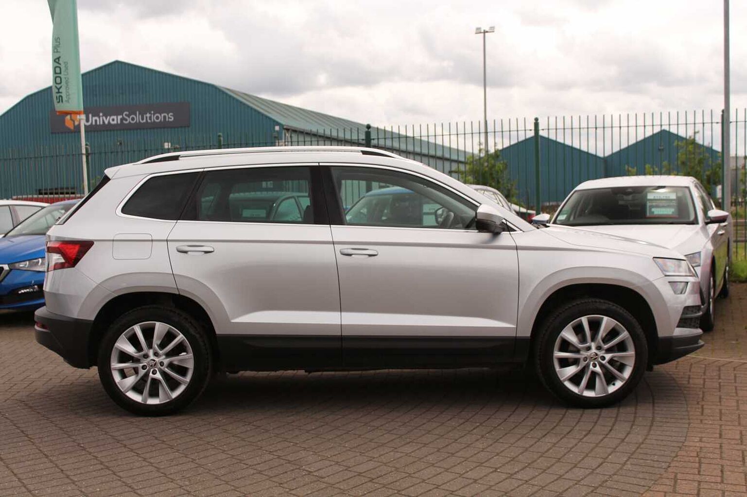 SKODA Karoq SUV 1.0 TSI (115ps) SE L