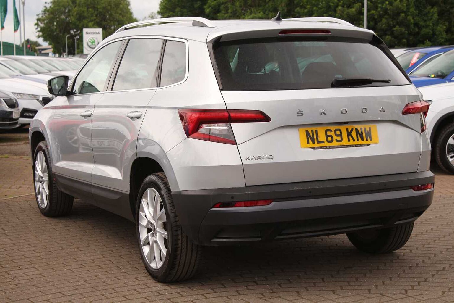 SKODA Karoq SUV 1.0 TSI (115ps) SE L