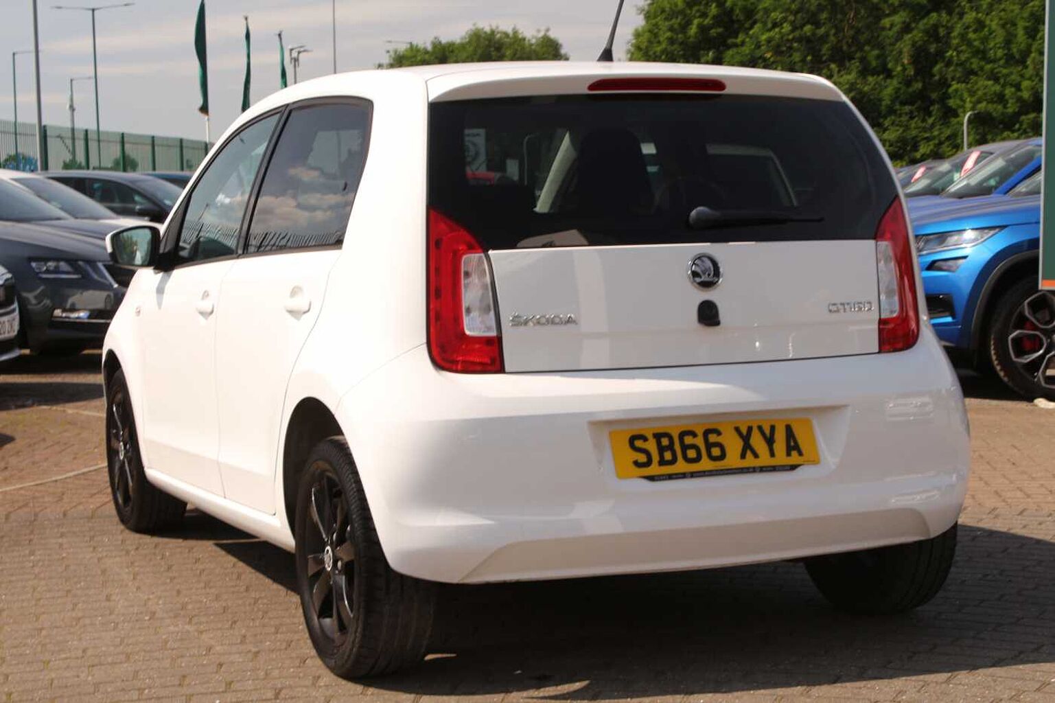 SKODA Citigo 1.0 MPI 60PS Colour Edition Hatchback 5d HB