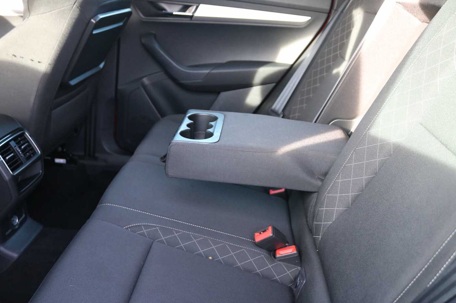 SKODA Karoq SUV 1.0 TSI (115ps) SE Technology